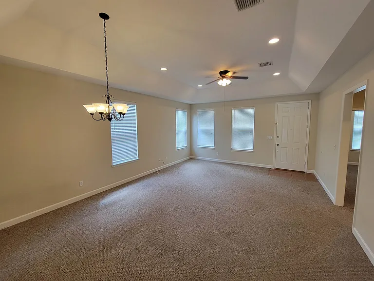 4247 Raleigh Way — Photo 2