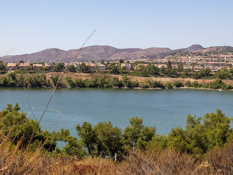 Enjoy the scenic trails of Oso Lake