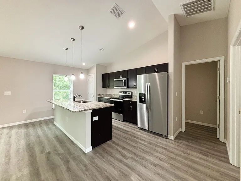 9892 SW 189th Cir — Photo 7