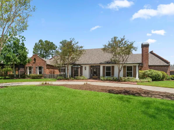 8753 W Fairway Dr, Baton Rouge, LA 70809