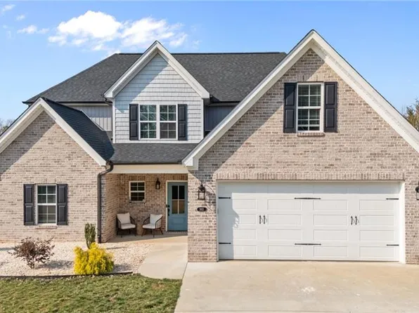 3821 Friendship Ledford Rd, Winston Salem, NC 27107