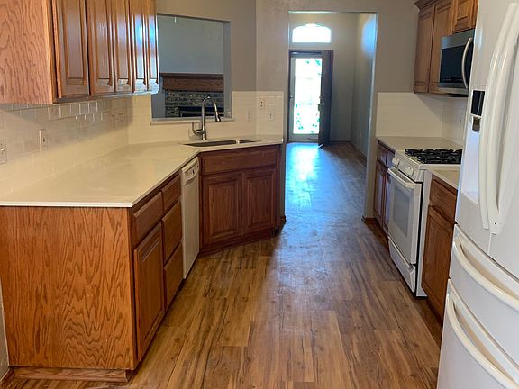 4th image of 6824 NW 136th Pl