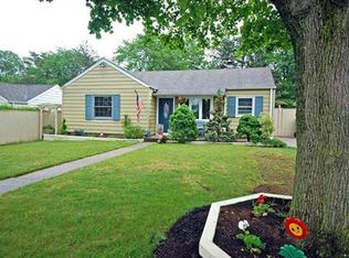 38 Walnut St, Edison, NJ 08817