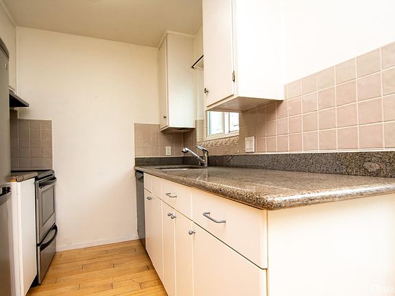 3rd image of 66 Magnolia St APT 2