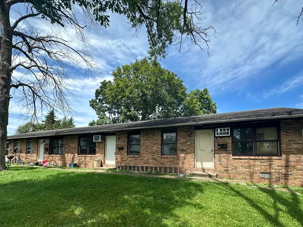 504 S Spruce St, Villa Grove, IL 61956