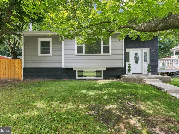 8902 Sylvania St, Lorton, VA 22079