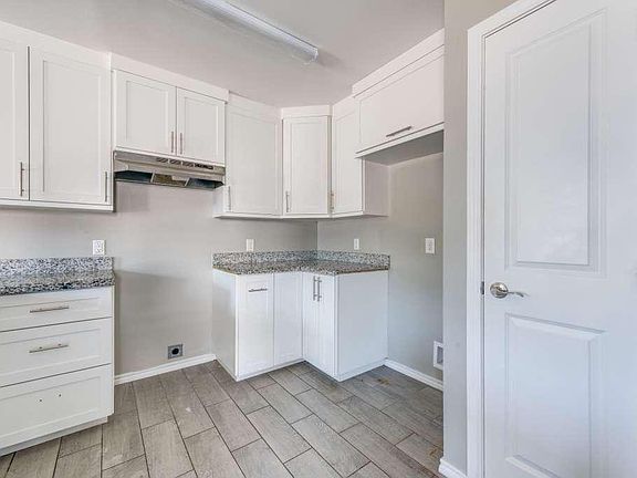 5th image of 2107 Carlos Ave #A