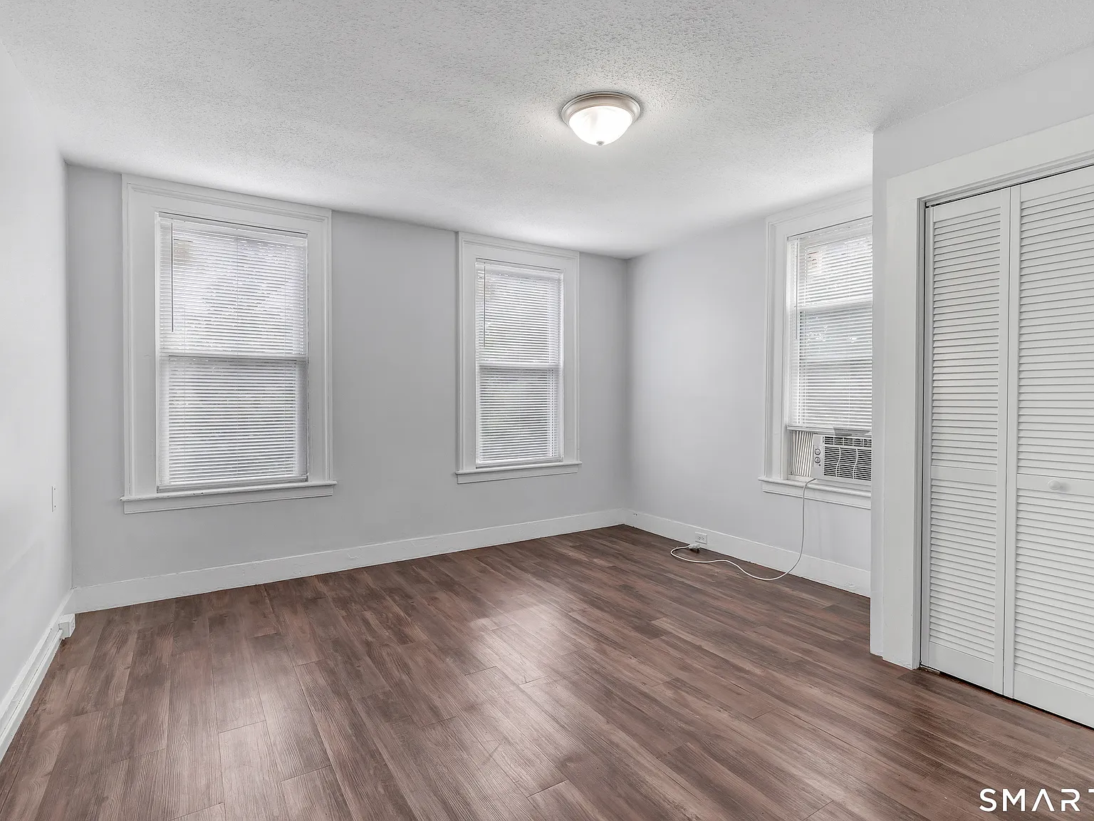 3 bed, 1.0 bath, 1439 sqft, $2,550 — Photo 4