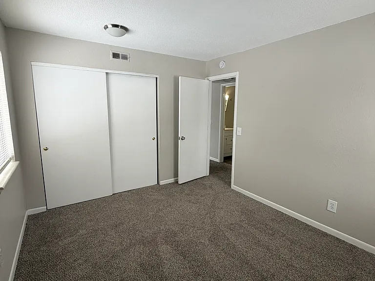 720 S Dewitt Dr — Photo 11