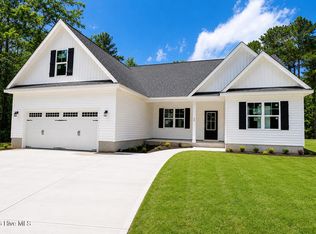 62 Peach Ct, Burgaw, NC 28425