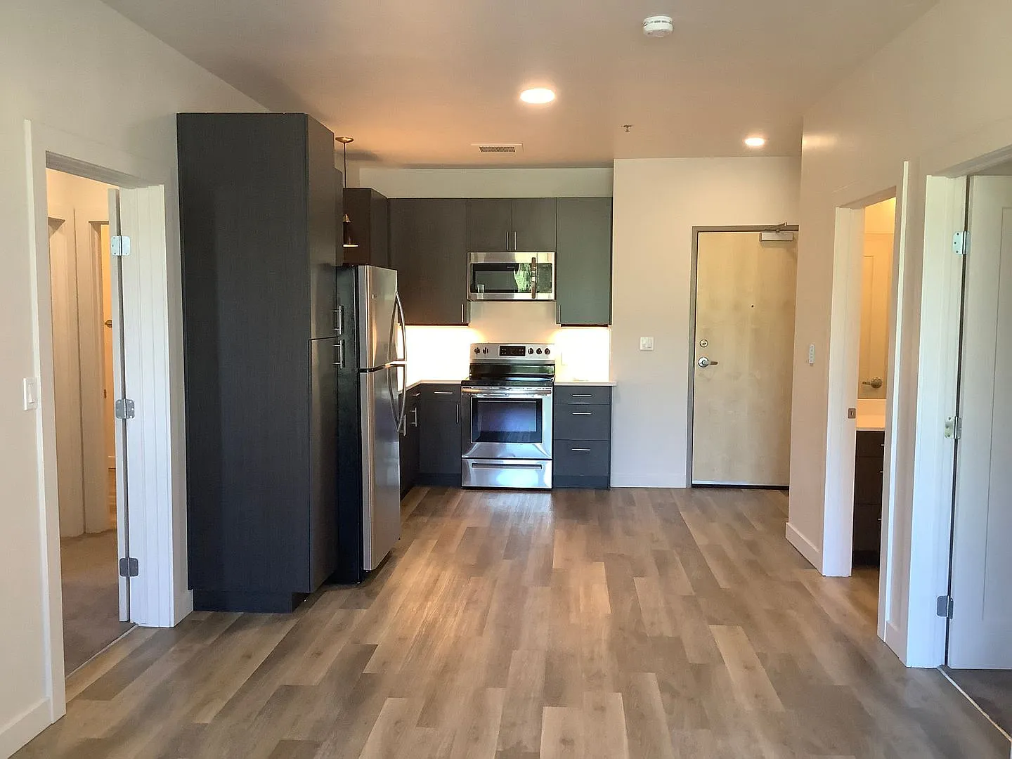One 10 Harris Street — Photo 2