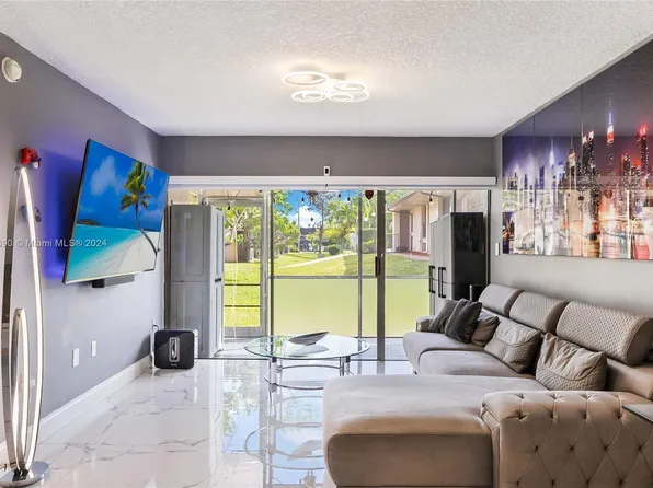 5769 Washington St APT G2, Hollywood, FL 33023