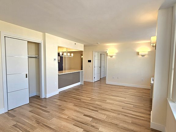 4th image of 103-14 Northern Blvd #5A