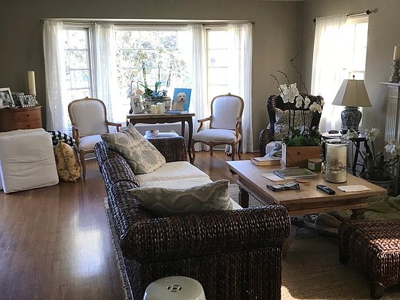 Beautiful living room looking toward the front yard. The tennant was a decorator.