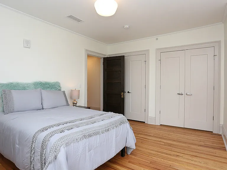 UnCommon Apartments — Photo 10