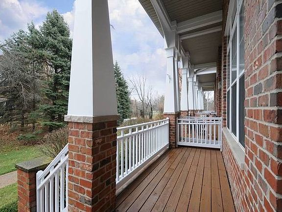 2nd image of 1105 Longwood Dr
