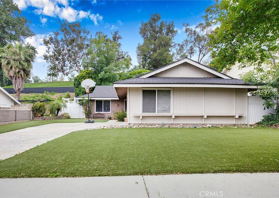 1st image of 15136 Ashwood Ln