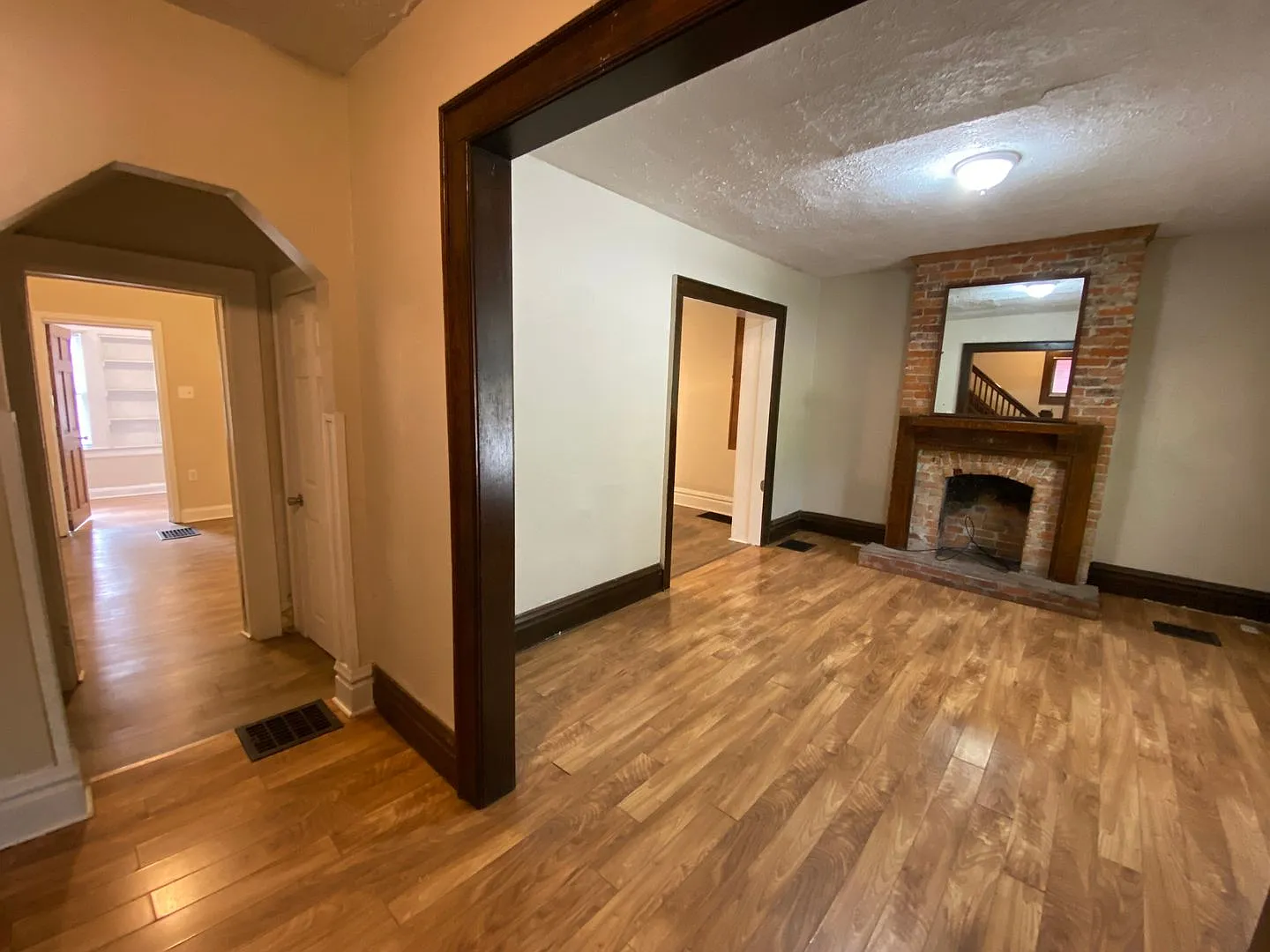 E 20th Ave 321 Ski Howard — Photo 2