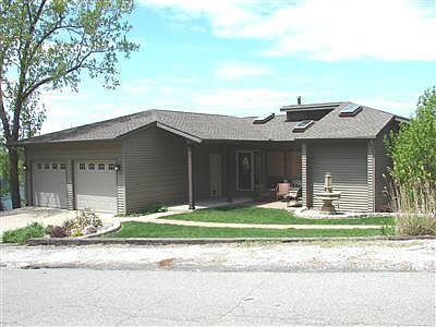 3rd image of 22 Skyline Dr