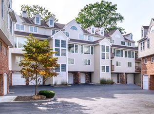 150 Prospect St APT 24, Greenwich, CT 06830