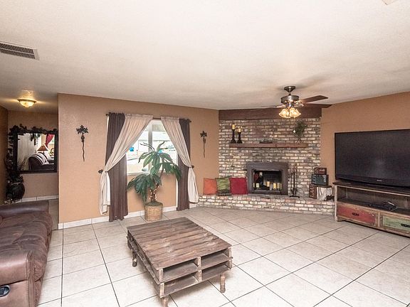 4th image of 3204 Aztec Dr