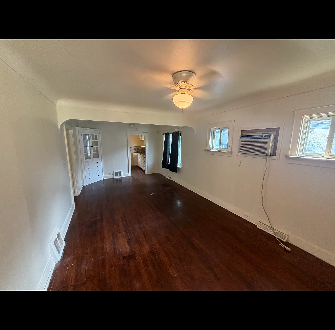 2 bed, 834 sqft, $950 — Photo 4