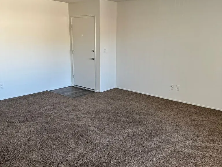 25248 Taylor St — Photo 13