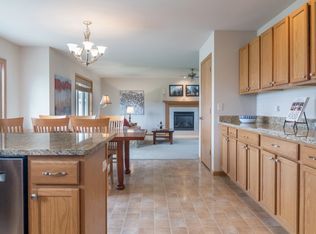 737 Fairview Ter, Verona, WI 53593