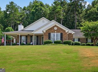 726 Overlook Dr, Winder, GA 30680