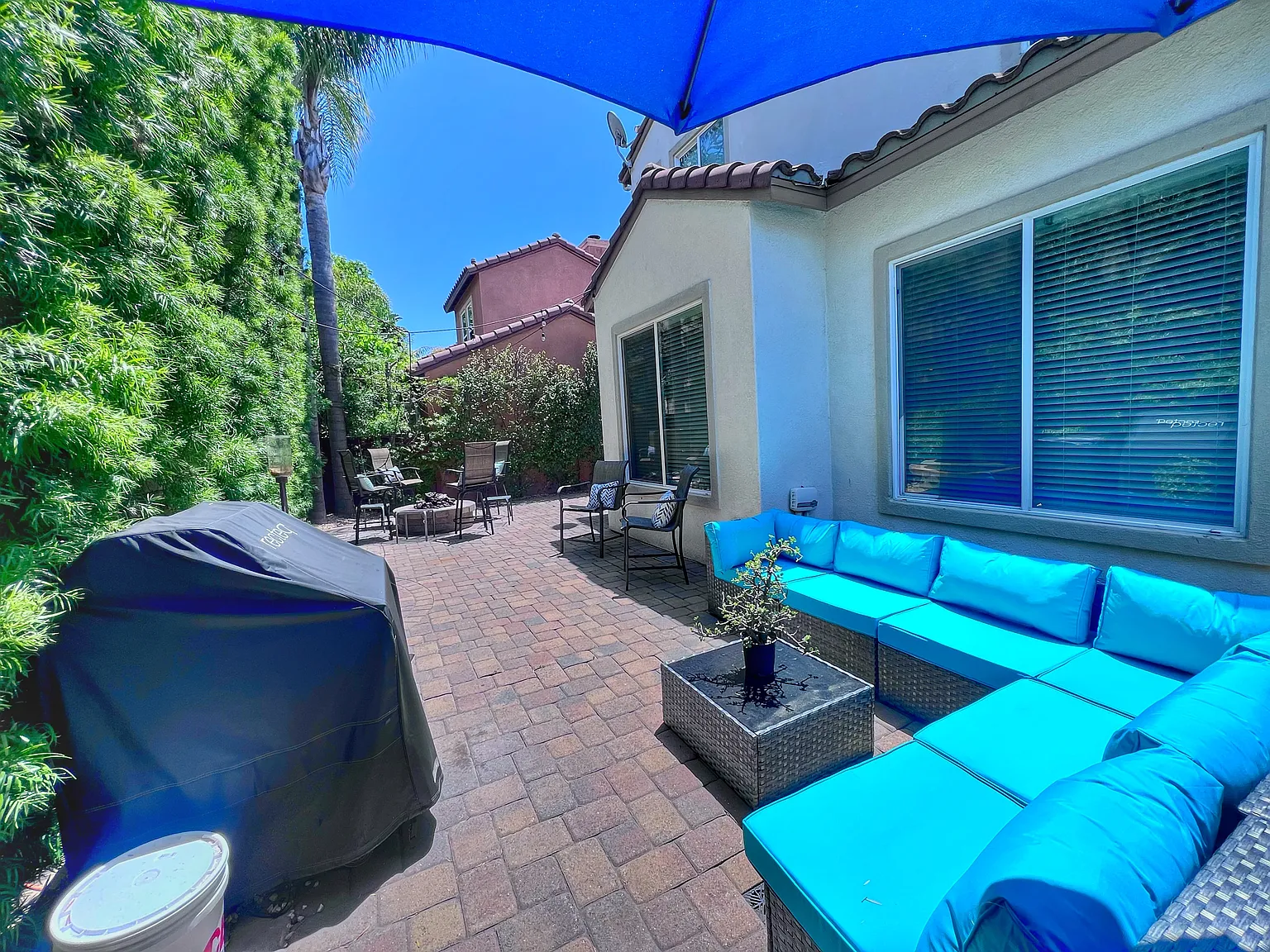 4 bed, 2.5 bath, 2007 sqft, $11,000 — Photo 2