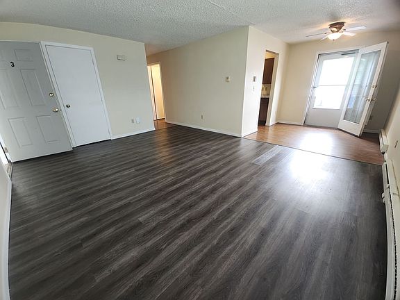 3rd image of 1263 Manitowoc Rd #3