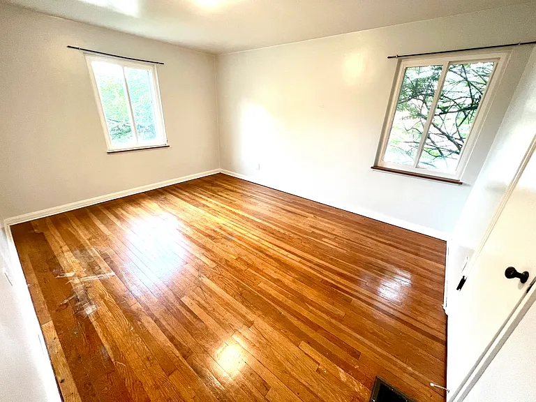 1521 Waltham Rd — Photo 10