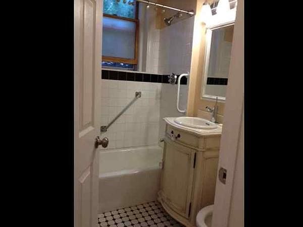 2nd image of 1697 Cambridge St #2B