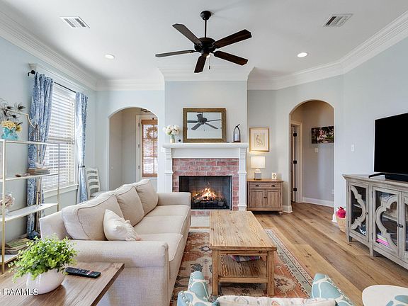 5th image of 202 Parker Ln