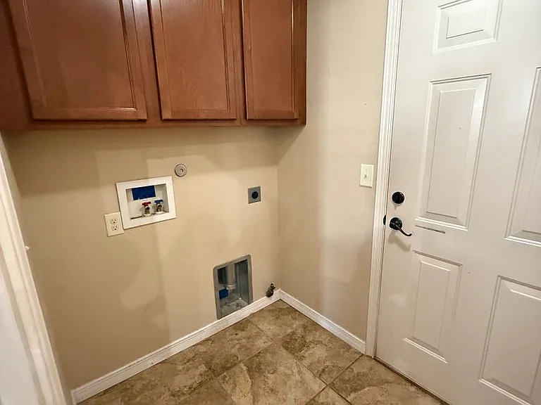 2043 Villa Napoli Loop E — Photo 19
