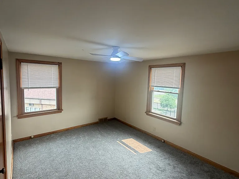1802 Market Ave N #4 — Photo 8