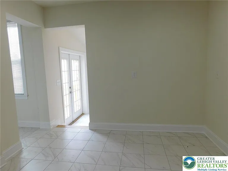 68 W Union Blvd — Photo 15