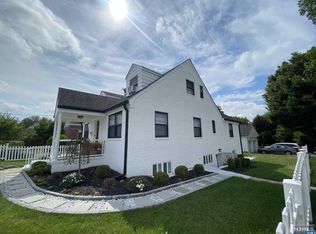 196 Broad Ave, Leonia, NJ 07605