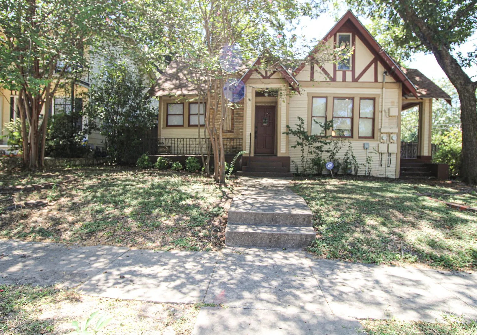 436 W Rosewood Ave — Photo 1