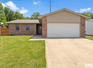 2916 Lakeshire Dr, Springfield, IL 62707