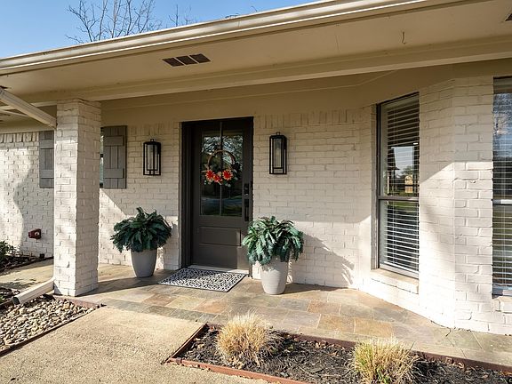 4th image of 118 Carmel Dr