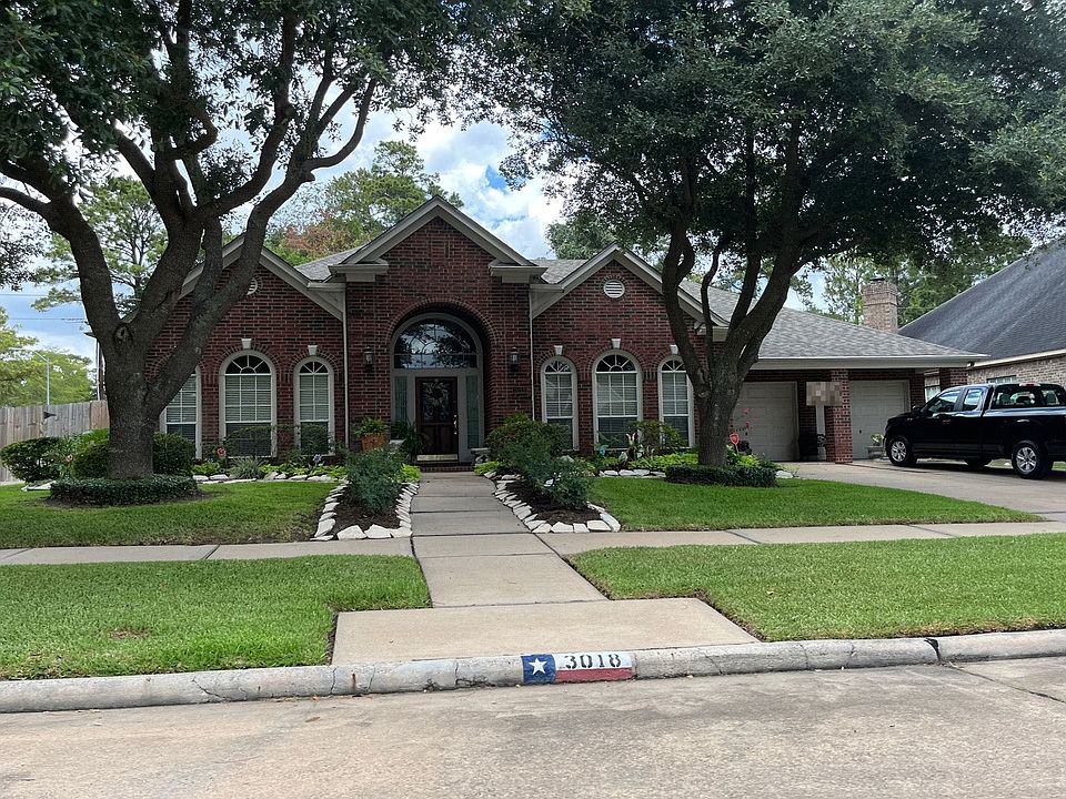 1st image of 3018 Baywood Park Dr
