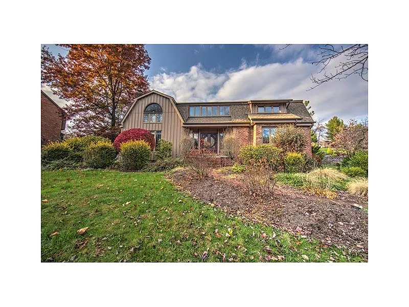 165 Pleasantview Dr photo 1