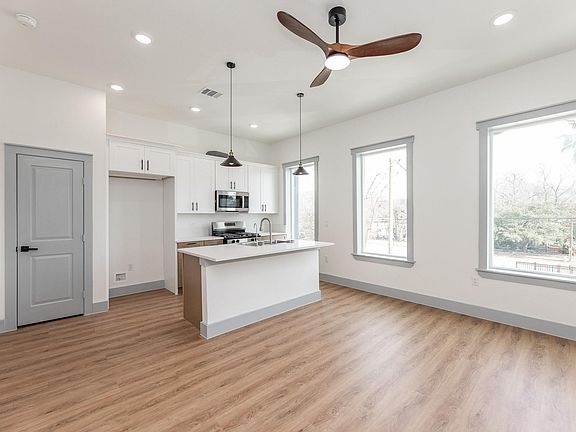 3rd image of 704 S 1st St