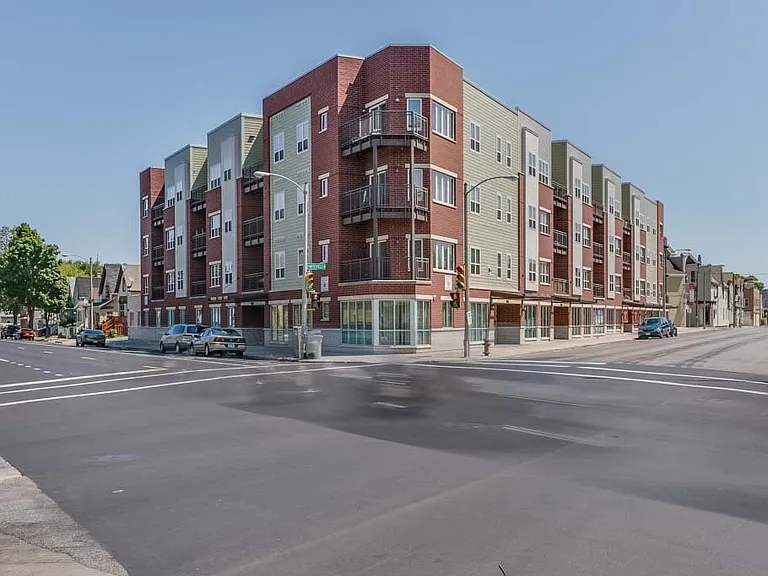 1948 W Mitchell St #1948 — Photo 2
