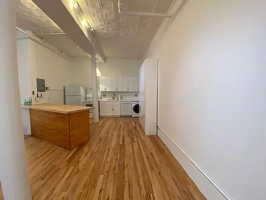 Rented by Cast Iron Real Estate | media 9