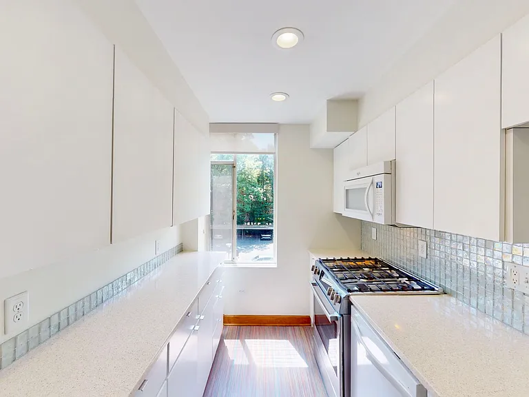 1300 Queens Rd #309 — Photo 11