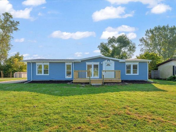 23755 Clark Rd, Belleville, MI 48111