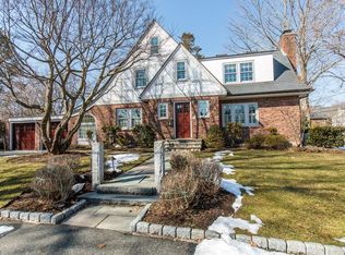 28 Belair Rd, Wellesley, MA 02482