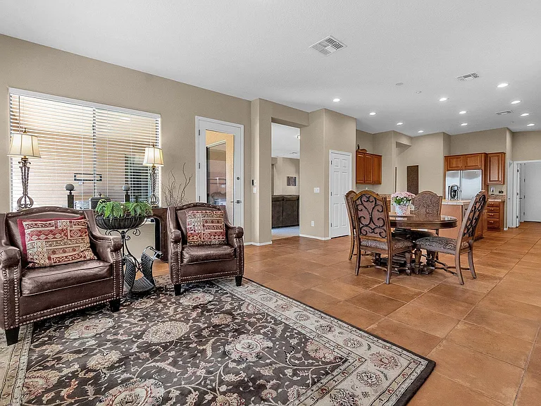 1715 W Ainsworth Dr — Photo 23